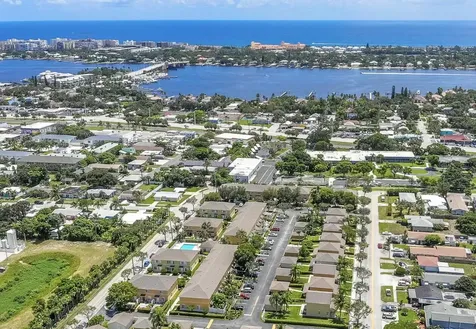 408 W Bloxham Street Lantana FL 33462