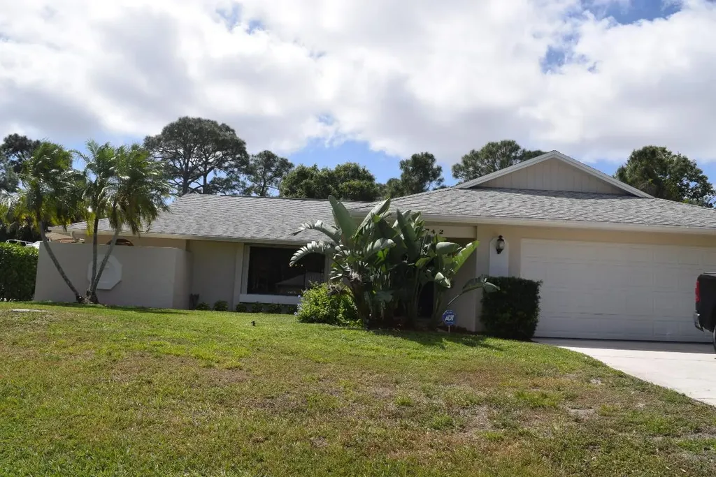 742 SE Starflower Avenue Port St Lucie FL 34983