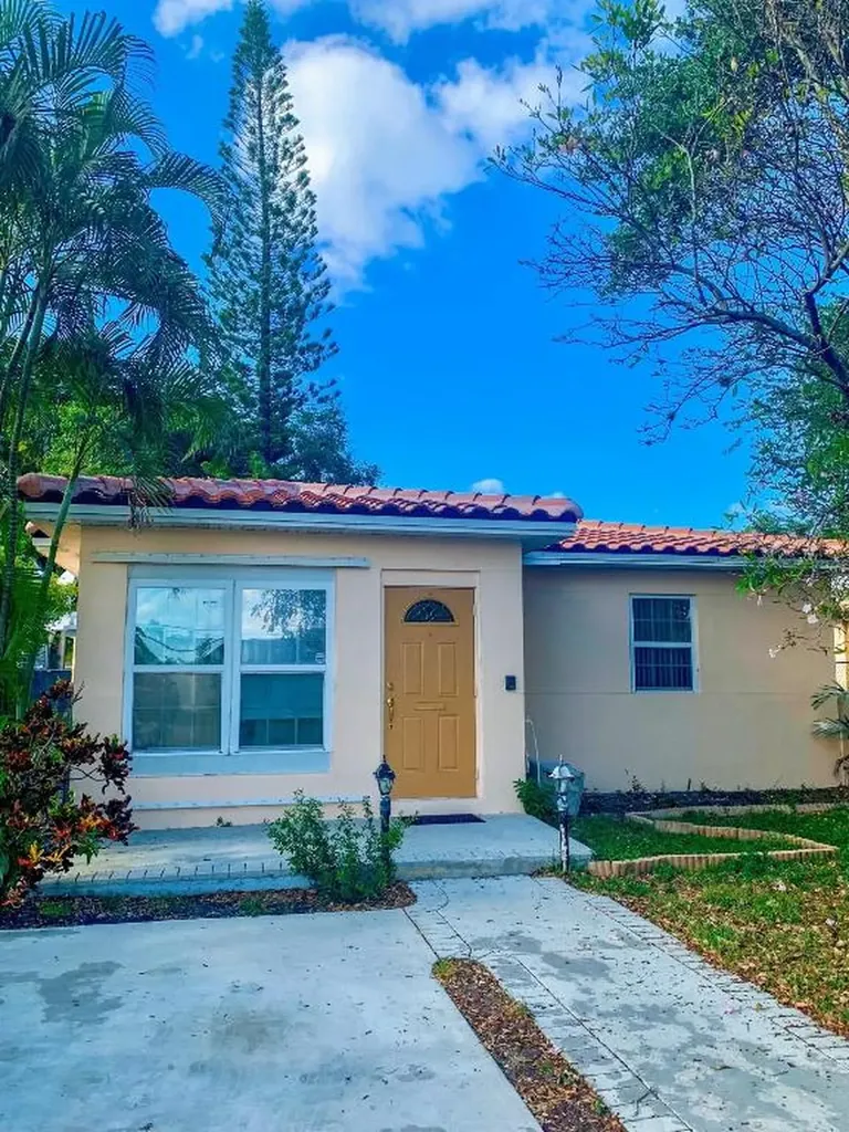 2439 Harding Street Hollywood FL 33020