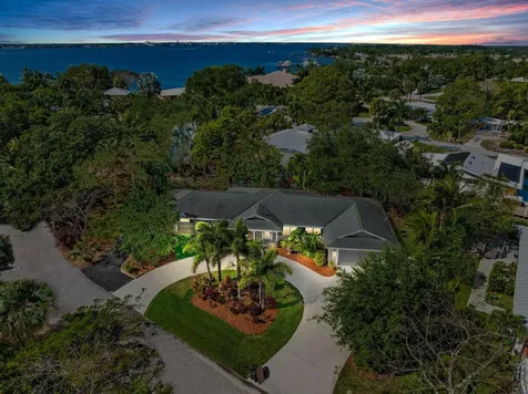 1350 NE Eleanor Avenue Jensen Beach FL 34957