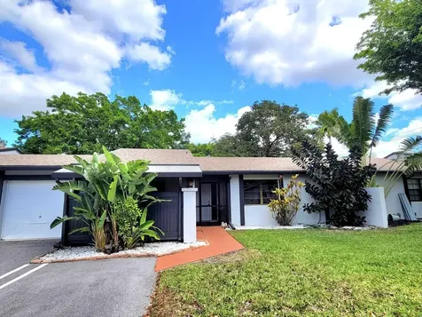 24 Horicon Court Royal Palm Beach FL 33411