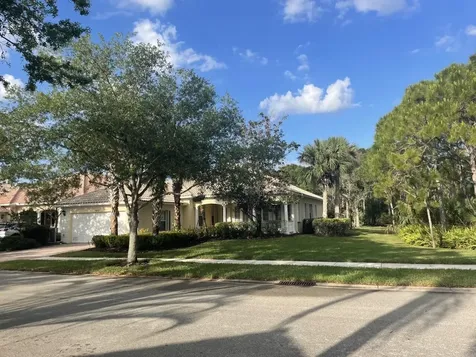 8608 SE Nicolete Lane Hobe Sound FL 33455
