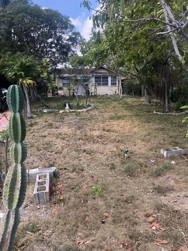 921 N D Street Lake Worth Beach FL 33460