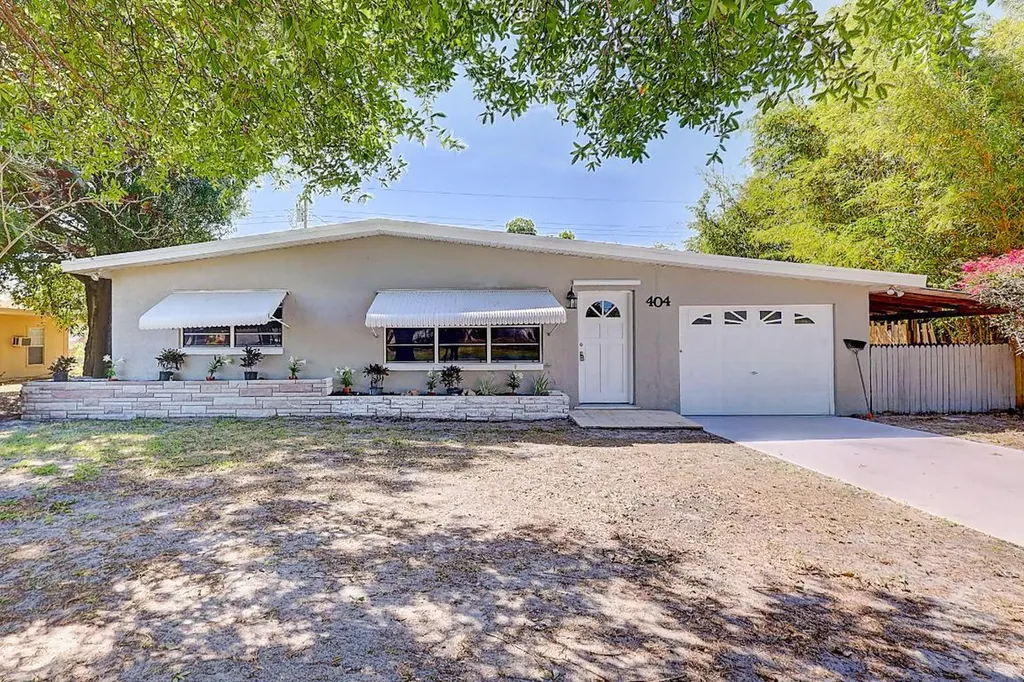 404 Poplar Avenue Port St Lucie FL 34952