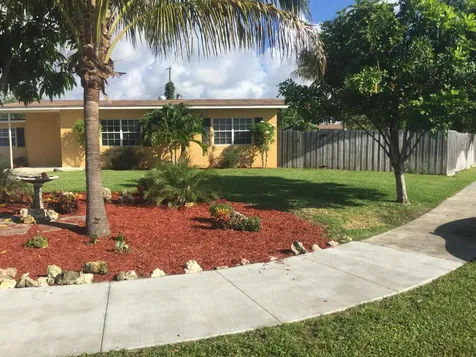 903 W Broome Street Lantana FL 33462