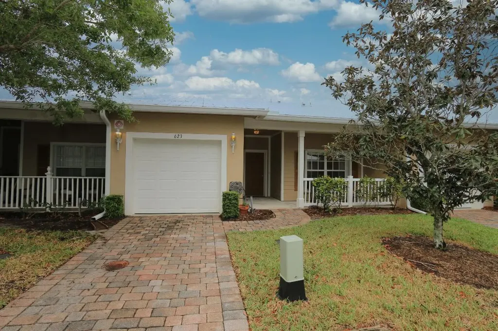 623 NE Bent Paddle Lane Port St Lucie FL 34983
