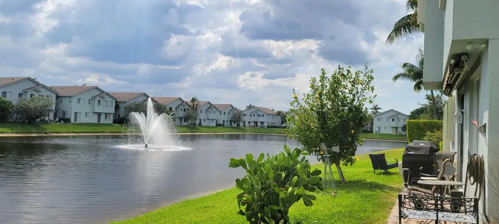 3270 Laurel Ridge Circle Riviera Beach FL 33404