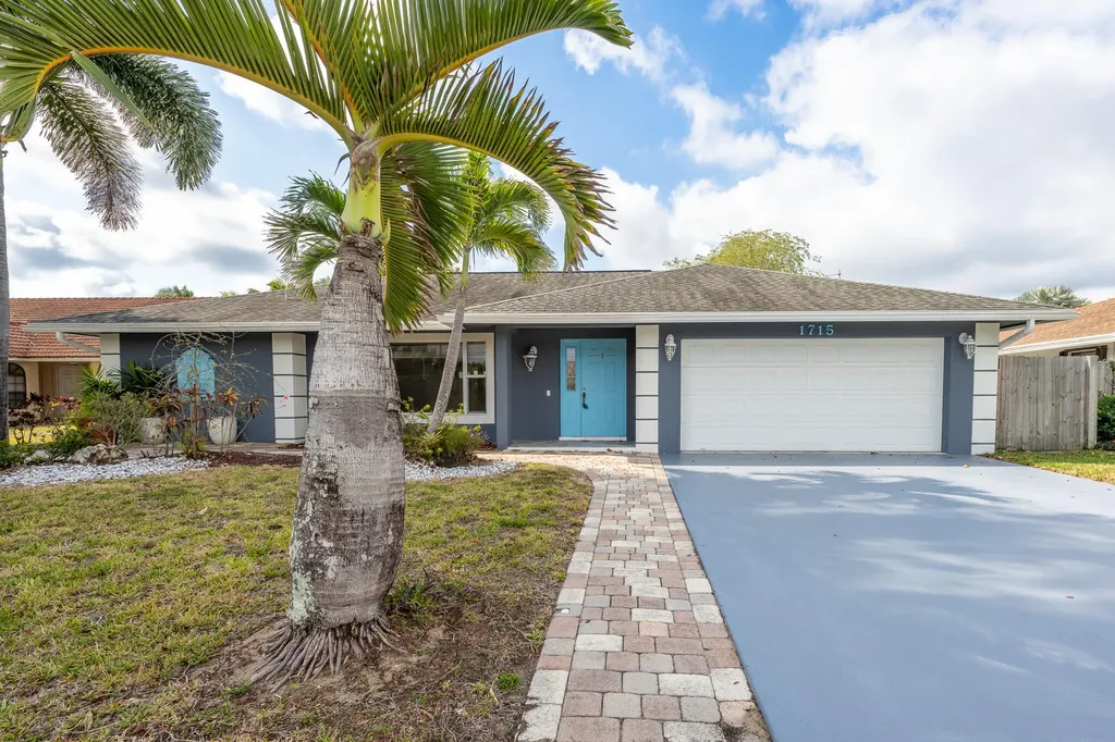 1715 22nd Avenue N Lake Worth Beach FL 33460