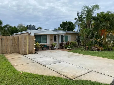 127 SW 12th Avenue Boynton Beach FL 33435