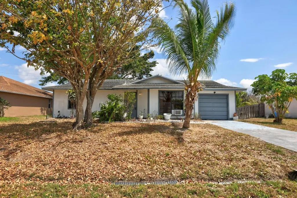 2049 SW Mcallister Lane Port St Lucie FL 34953