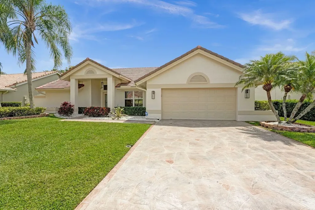 5977 Wedgewood Village Circle Lake Worth FL 33463