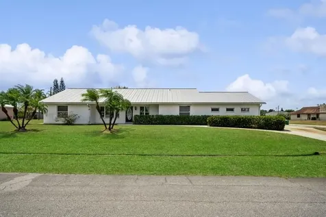 578 SW Butler Avenue Port St Lucie FL 34983