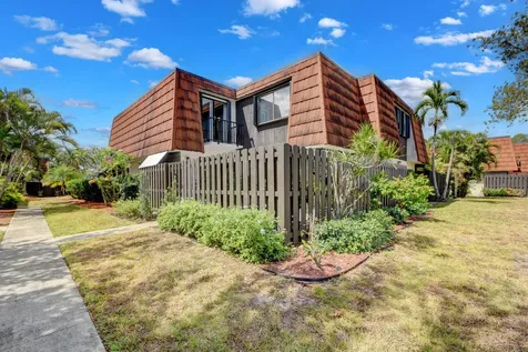 2151 White Pine Circle Greenacres FL 33415