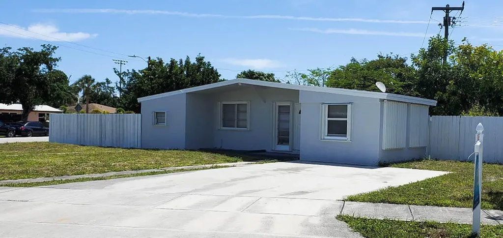4398 NE 15th Terrace Pompano Beach FL 33064