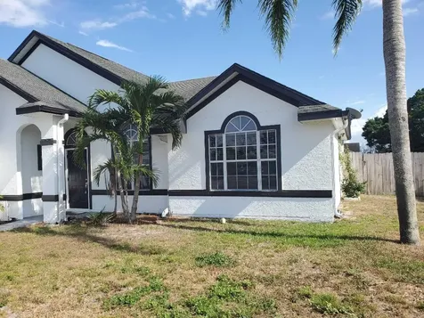 678 SW Pueblo Terrace Port St Lucie FL 34953