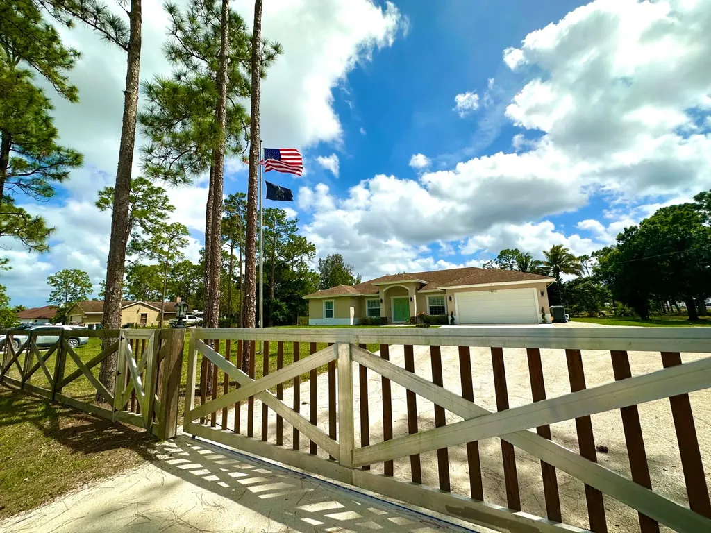 15210 66th Court N Loxahatchee FL 33470