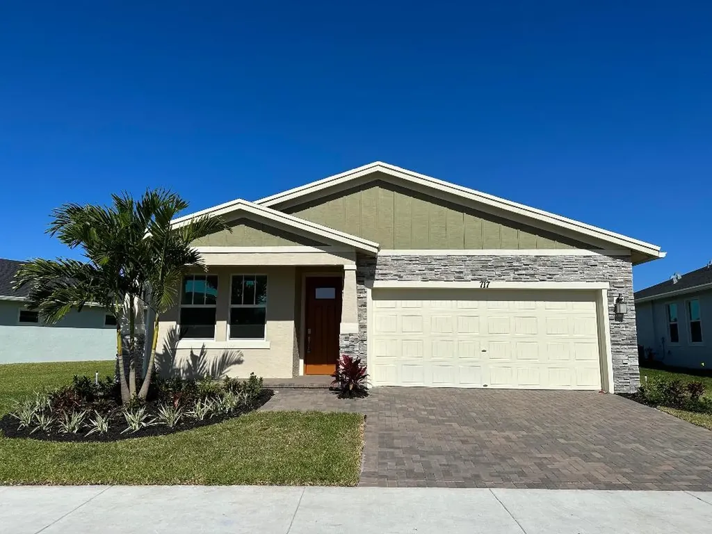 717 SE Bloomfield Road Port St Lucie FL 34984