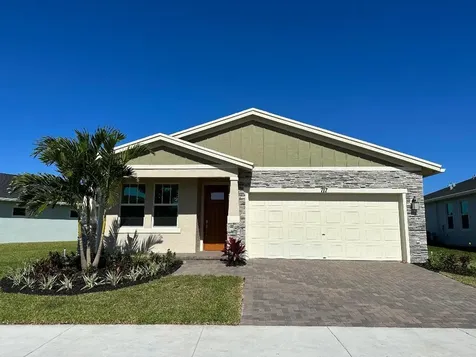 717 SE Bloomfield Road Port St Lucie FL 34984