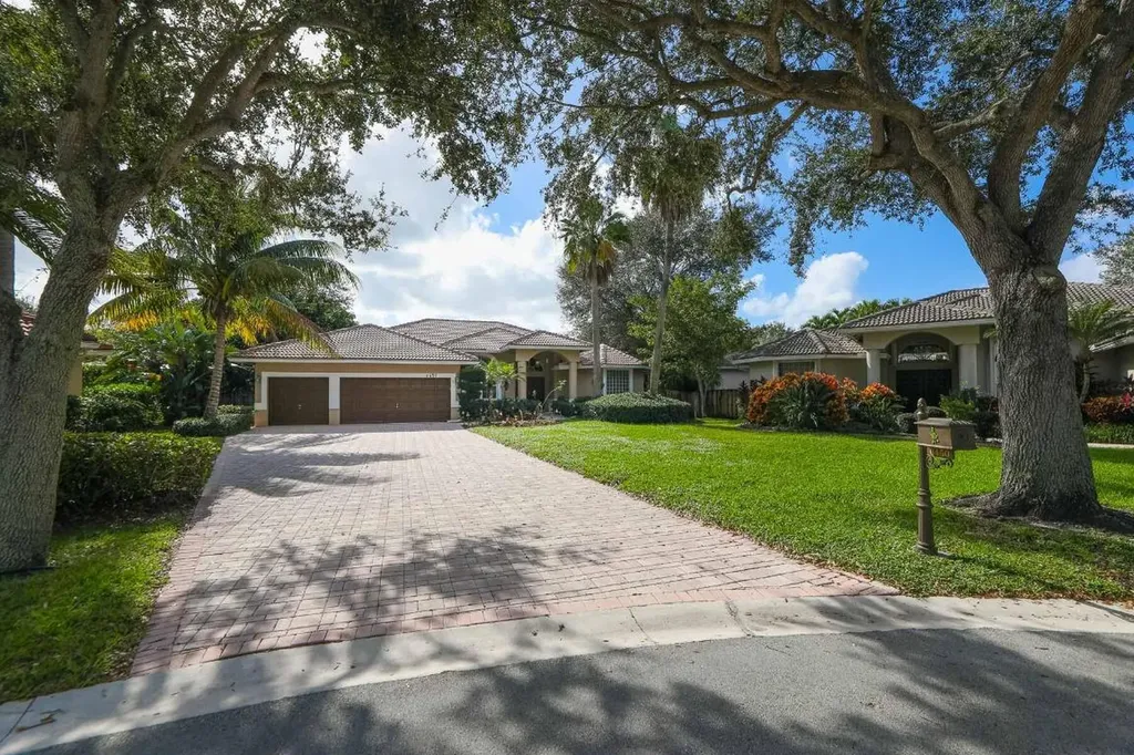 6450 NW 42nd Court Coral Springs FL 33067