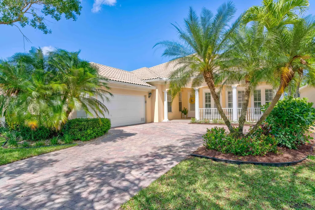 8573 SE Nicolete Lane Hobe Sound FL 33455