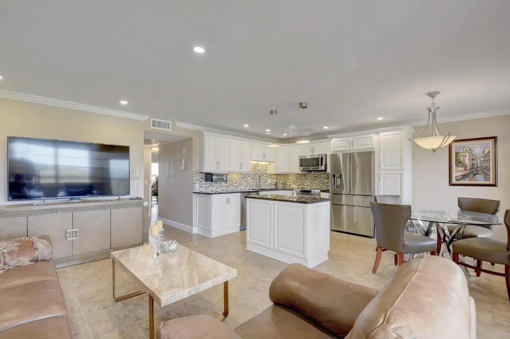 4028 Newcastle B Boca Raton FL 33434
