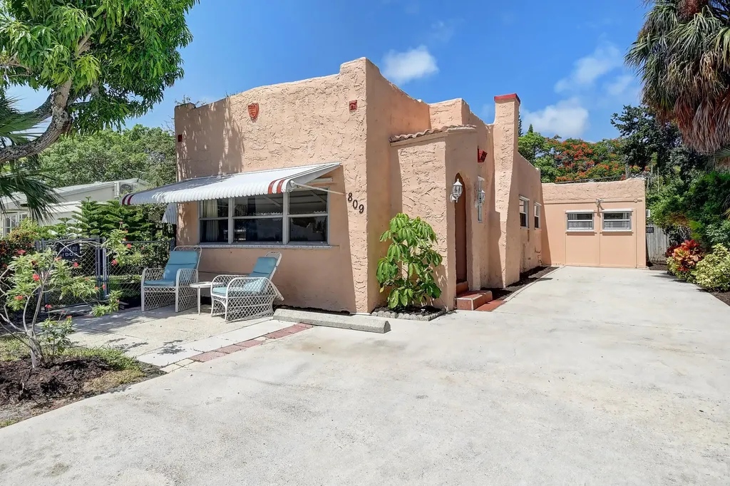 809 S N Street Lake Worth Beach FL 33460