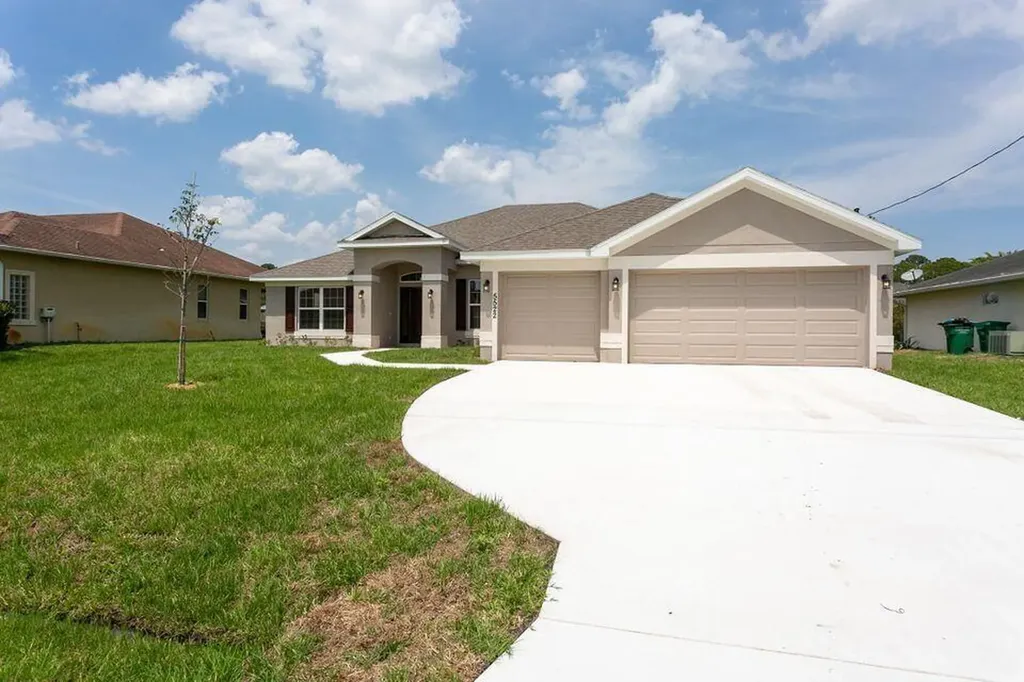 5843 NW Gerald Circle Port St Lucie FL 34986