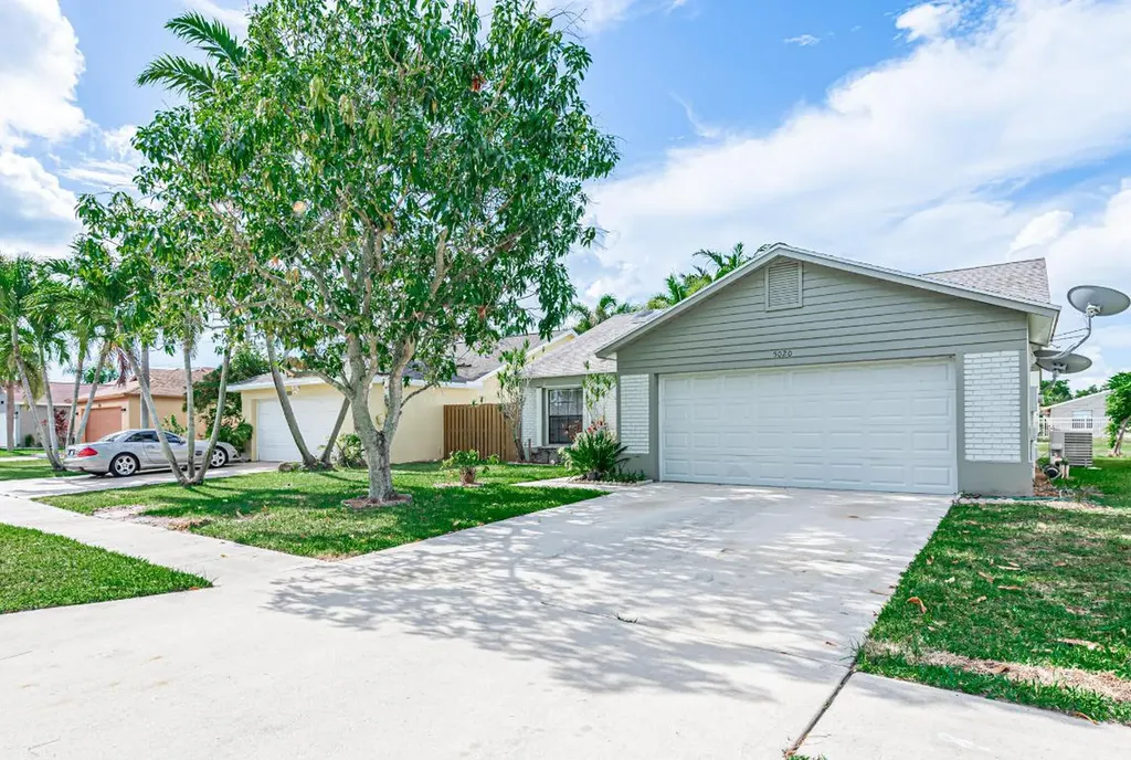5020 Arbor Glen Circle Lake Worth FL 33463