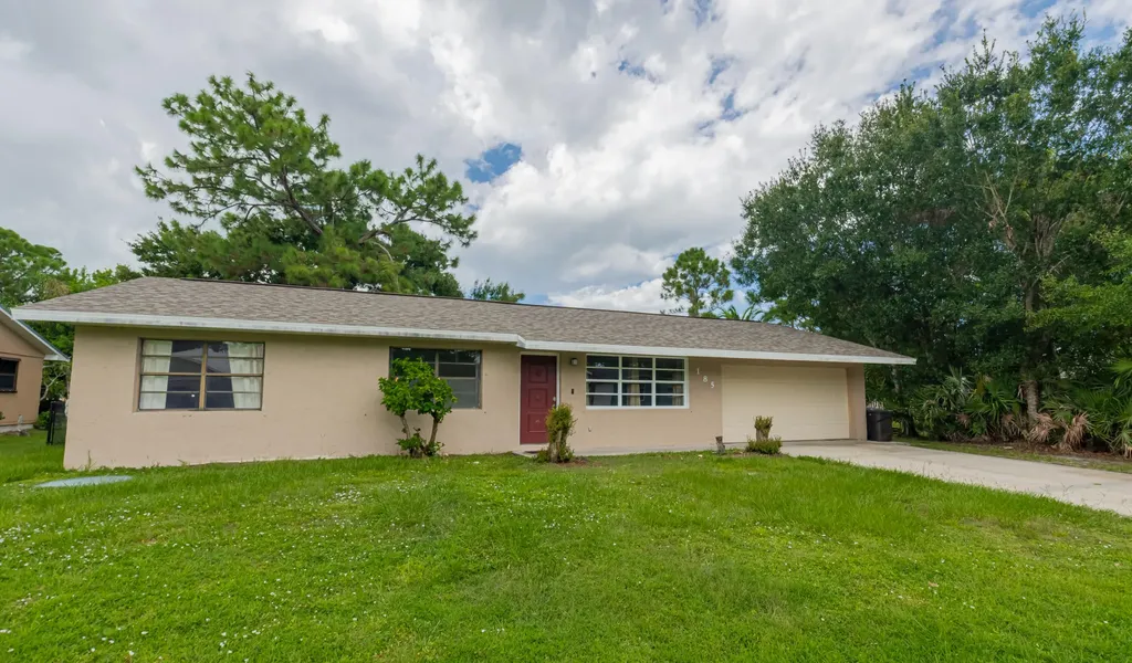 185 SW Eyerly Avenue Port St Lucie FL 34983