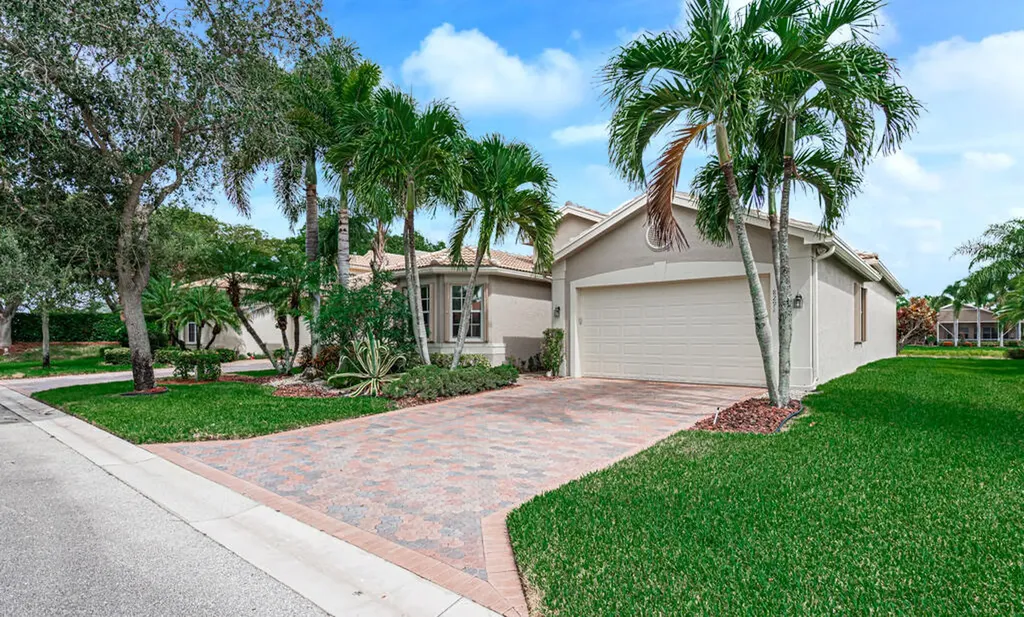 8291 Seahorse Cove Boulevard Lake Worth FL 33467