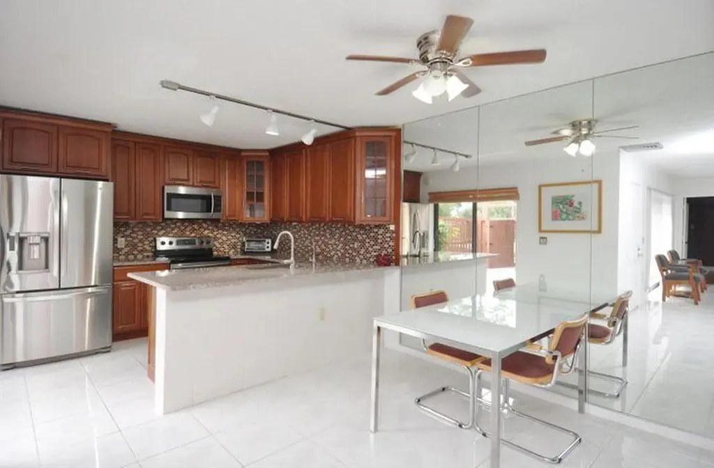 2405 24th Lane Greenacres FL 33463