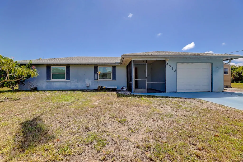 2513 SE Hallahan Street Port St Lucie FL 34952