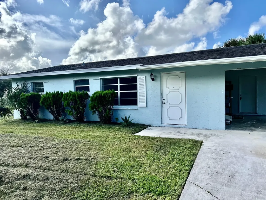 2200 Barbara Avenue Fort Pierce FL 34982