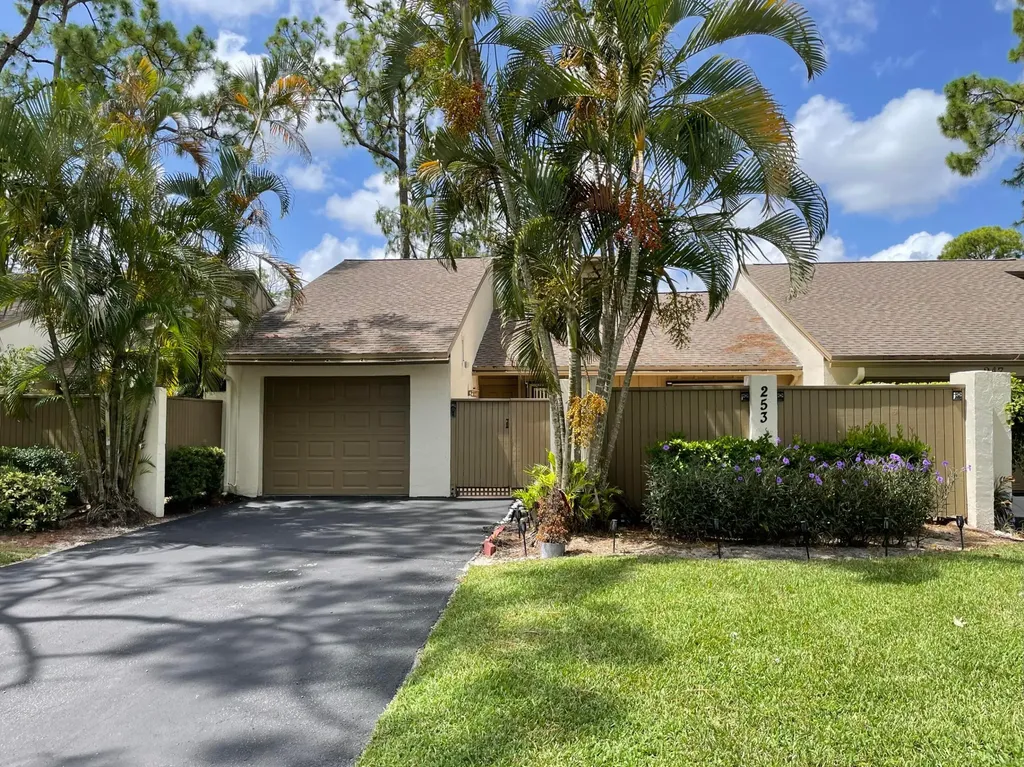 253 Wood Dale Drive Wellington FL 33414