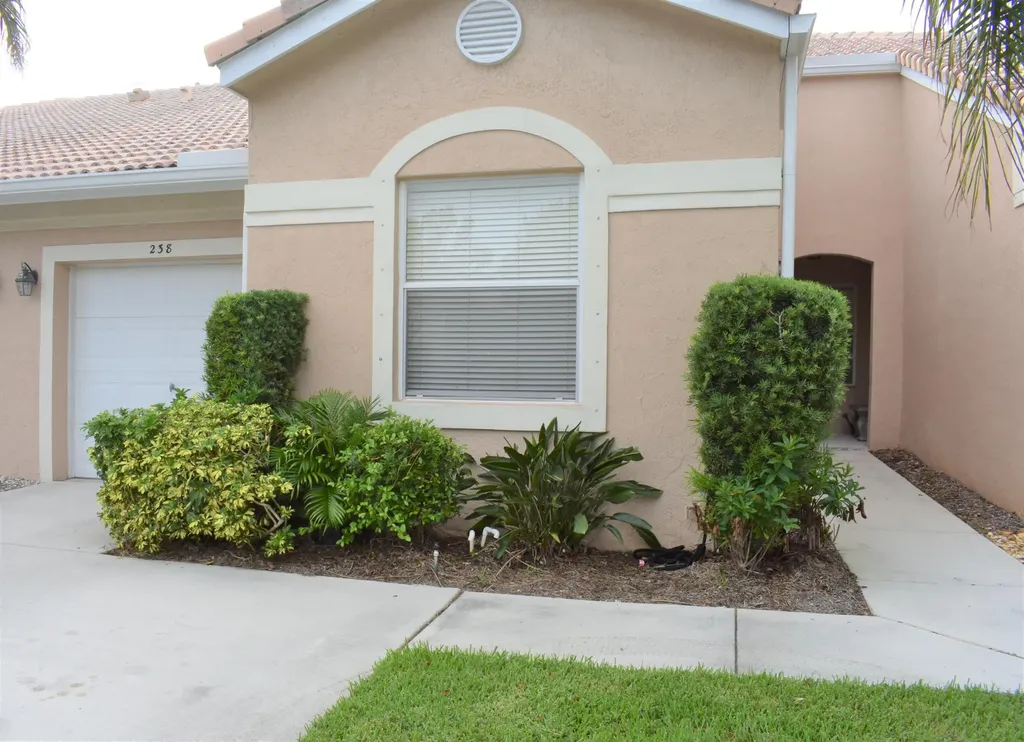238 E Coral Trace Circle Delray Beach FL 33445