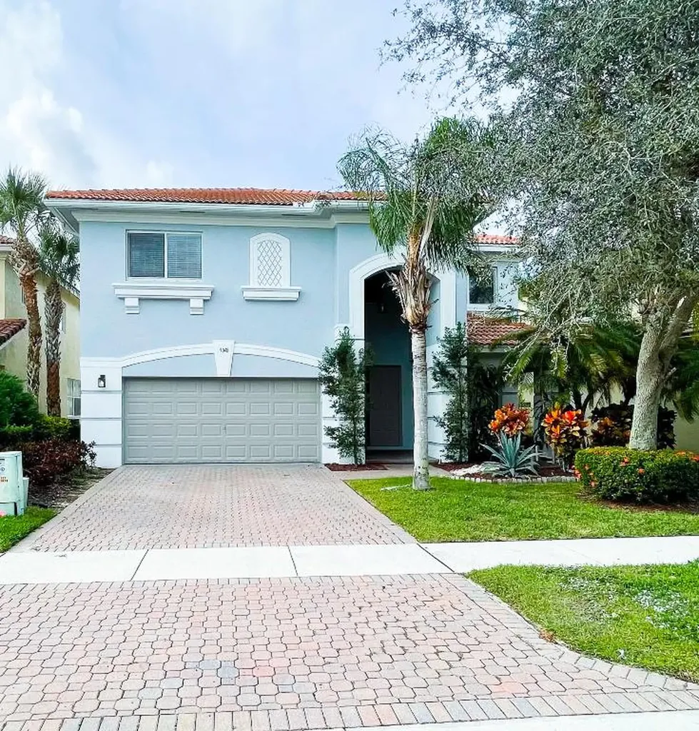 9048 Silver Glen Way Lake Worth FL 33467