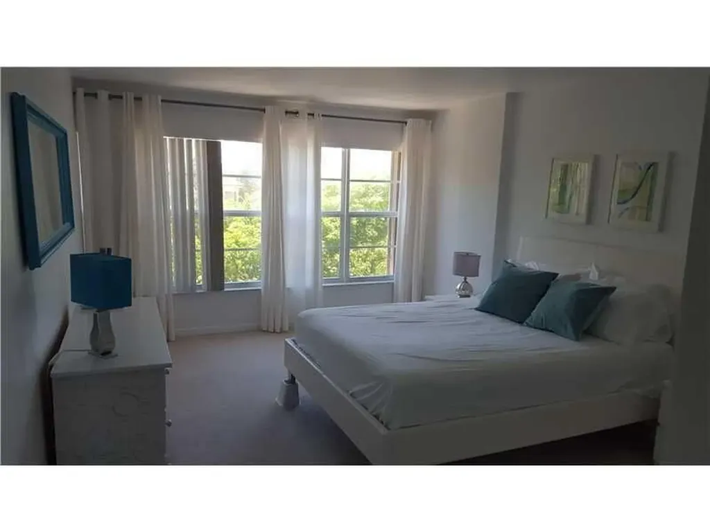 1021 Hillsboro Mile Hillsboro Beach FL 33062