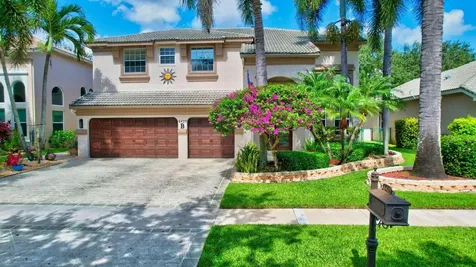 6425 Stonehurst Circle Lake Worth FL 33467