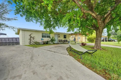 1511 Avenue H W Riviera Beach FL 33404