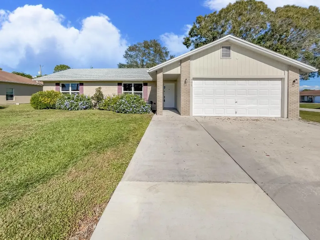 601 SW Dalton Circle Port St Lucie FL 34953