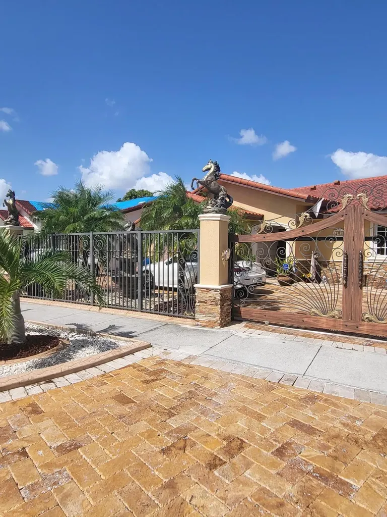 4931 SW 142nd Place Miami FL 33175