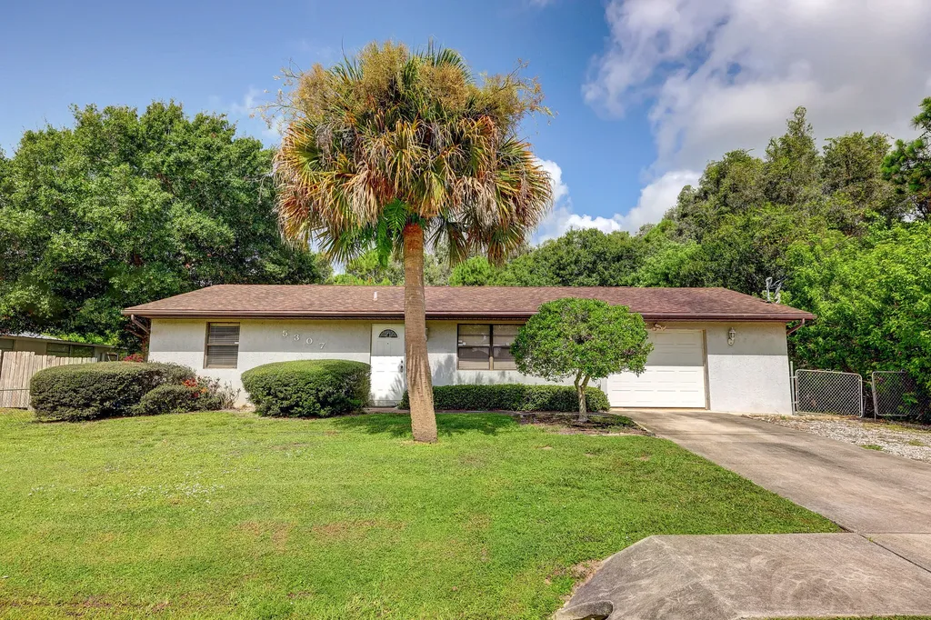 5307 Seagrape Drive Fort Pierce FL 34982