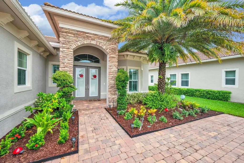20097 SW Matera Way Port St Lucie FL 34986