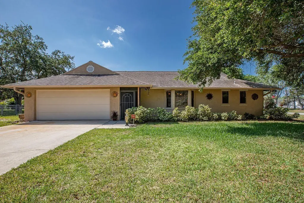 6605 Ocala Avenue Fort Pierce FL 34951