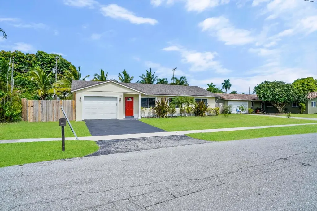 35 Tam O Shanter Lane Boca Raton FL 33431