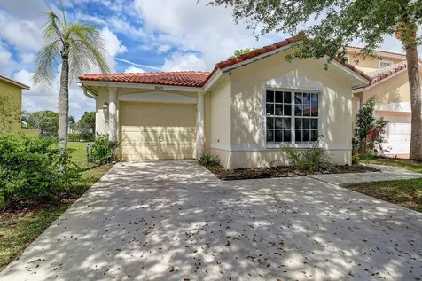 8645 Binghamton Avenue Boynton Beach FL 33436