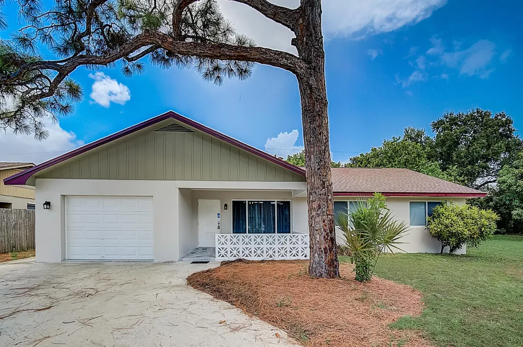 6817 Eastview Drive Lake Worth FL 33462