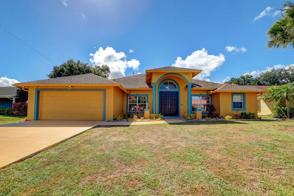 2562 SW Mcdonald Street Port St Lucie FL 34953