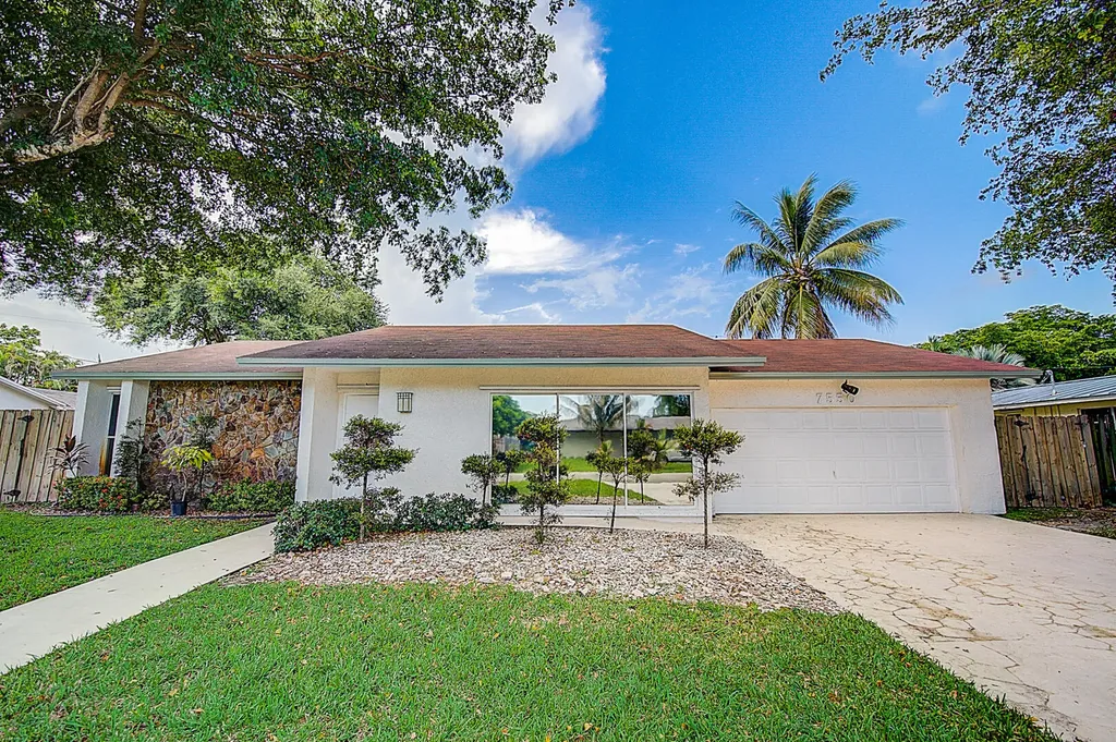 7550 SW 42nd Place Davie FL 33314