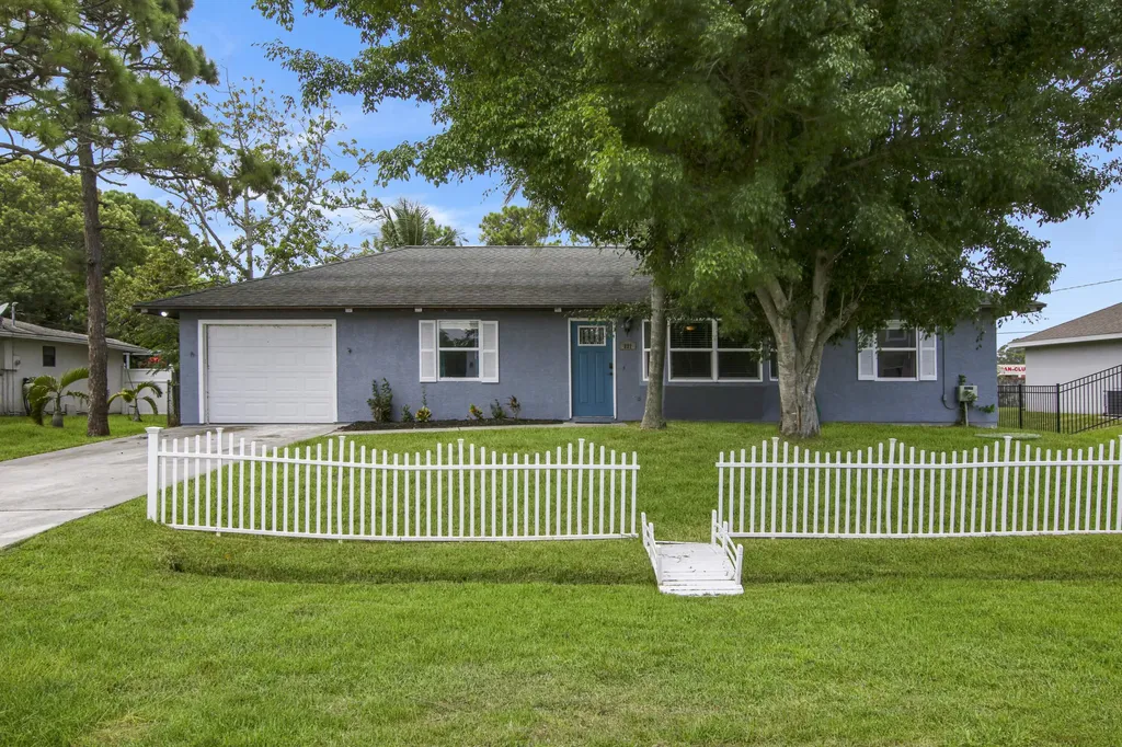 321 SW Buswell Avenue Port St Lucie FL 34983